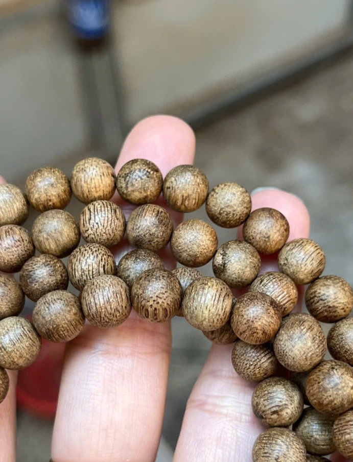 Tại sao nên đeo vòng tay trầm hương có 108 hạt